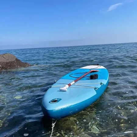 Nelinda Waterfront Bed & Breakfast