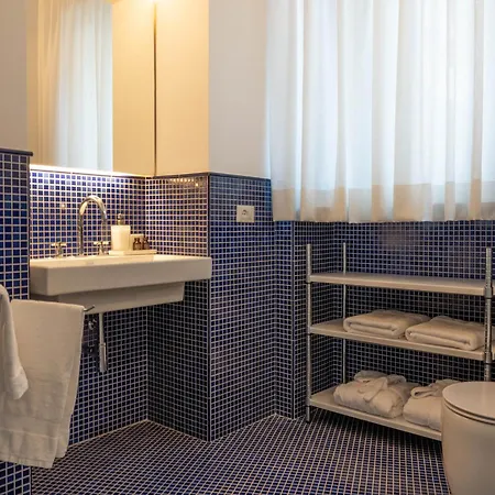 Nelinda Waterfront 4*