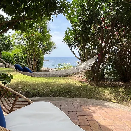 Nelinda Waterfront 4*