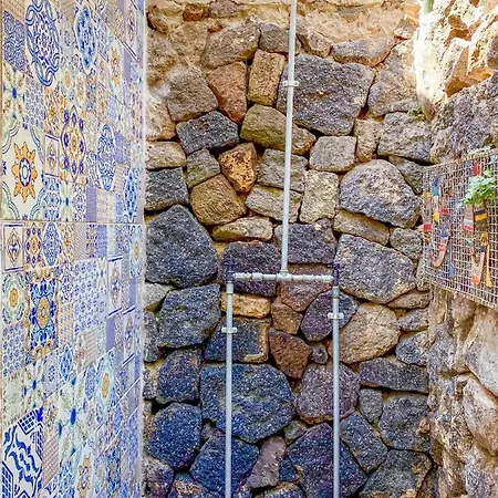 Nelinda Waterfront B&B