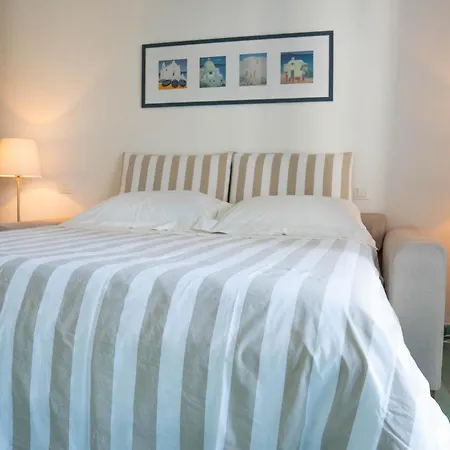 Nelinda Waterfront Bed & Breakfast 4*