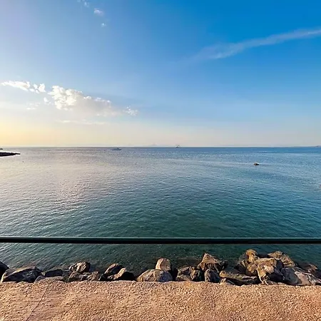Nelinda Waterfront 4*