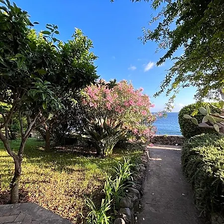 Bed & Breakfast Nelinda Waterfront 4*