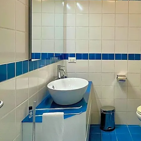 Nelinda Waterfront לינה וארוחת בוקר 4*