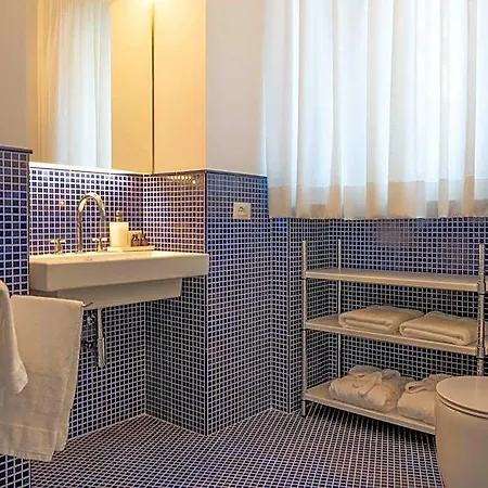 Nelinda Waterfront 4*