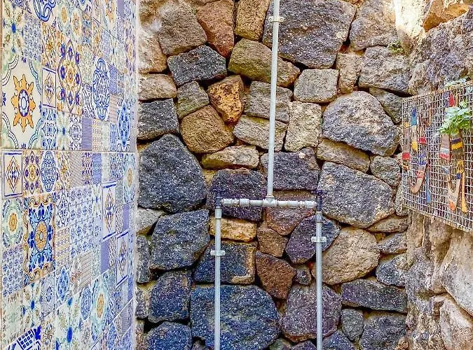 Nelinda Waterfront Bed and breakfast